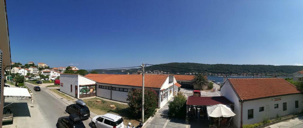 Appartements Dominique, With Private Terrace Supetarska Draga Zewnętrze zdjęcie